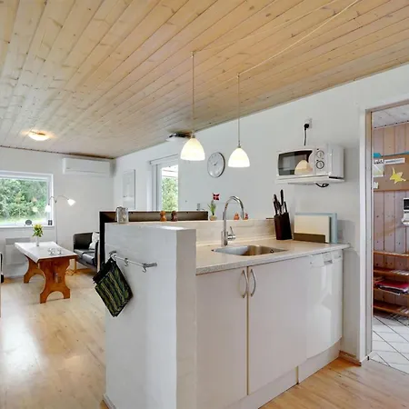 Hildulf - 2km From The Sea By Interhome